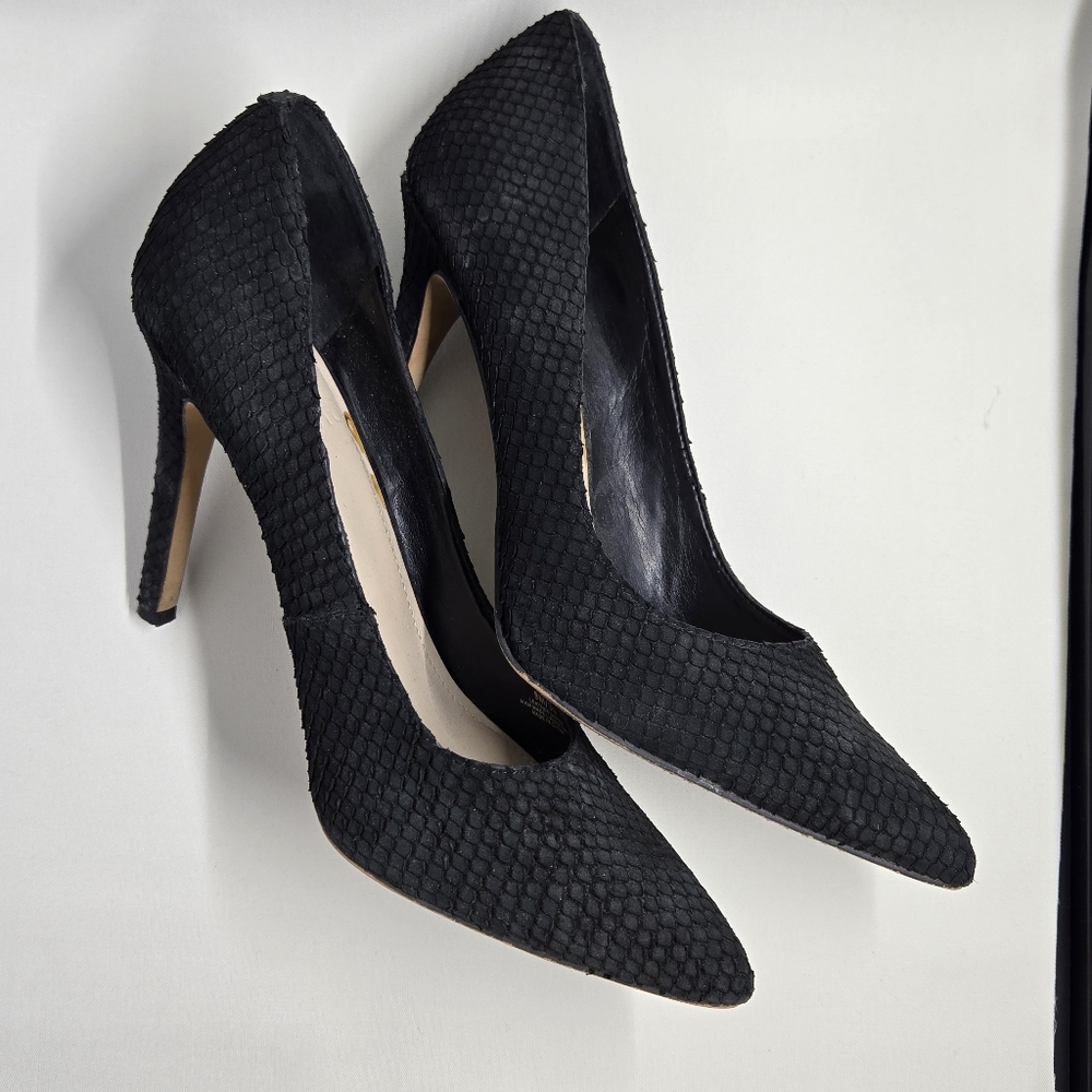 Vince Camuto Elegant Black Textured Women's Heels 9us